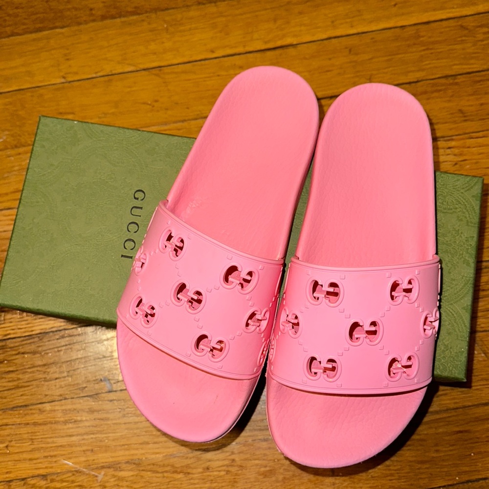 GUCCI SLIDES